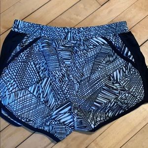 Under armour athletic shorts NWOT XS